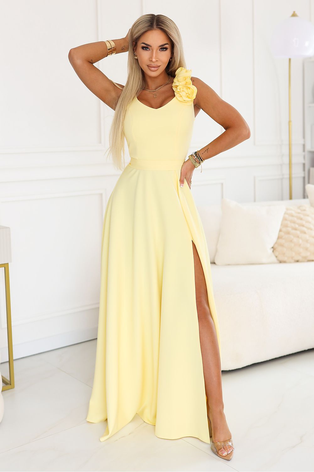  Long dress model 227708 Numoco 